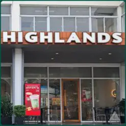 hộp đèn mica làm biển hiệu phát sáng quán cà phê highlands