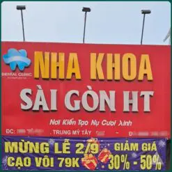tấm mica trong suốt làm bảng hiệu nha khoa tại tphcm