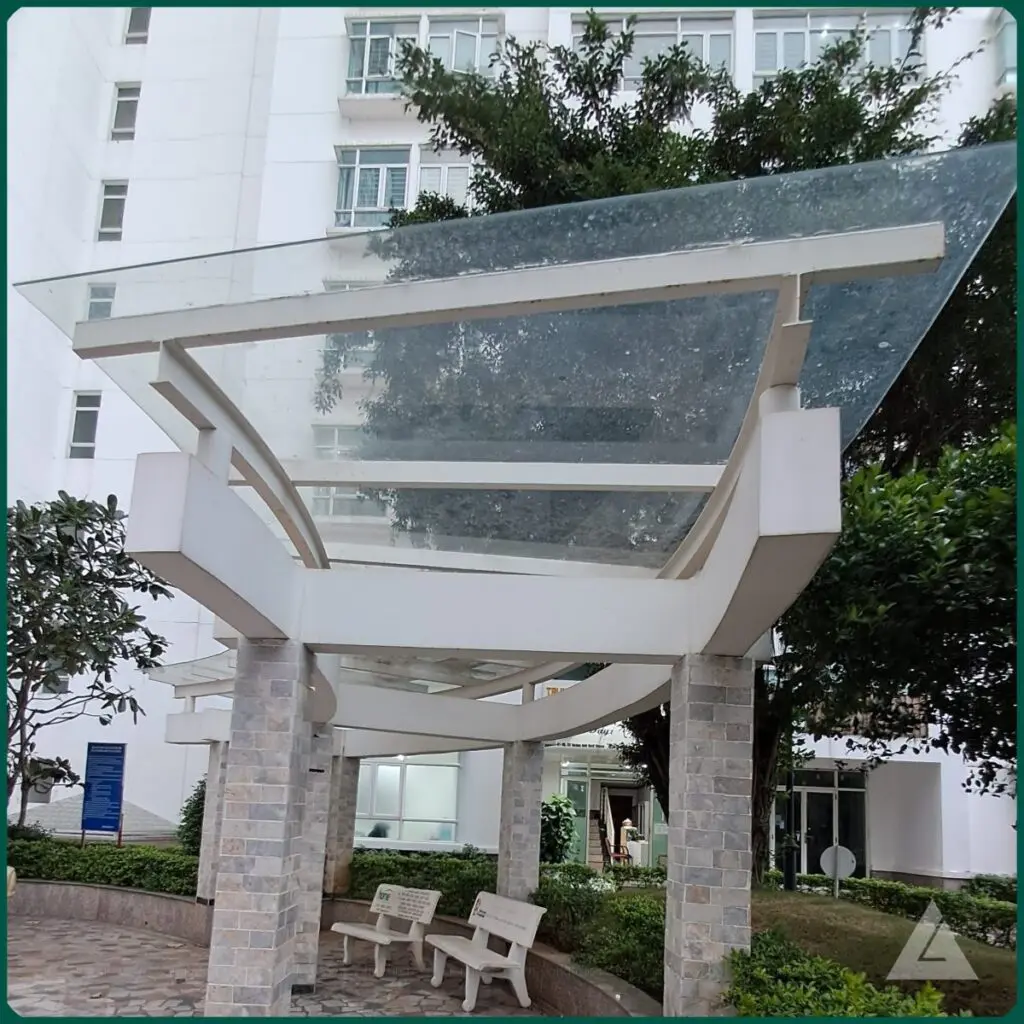 kính nổi làm mái che công viên tại chung cư tphcm