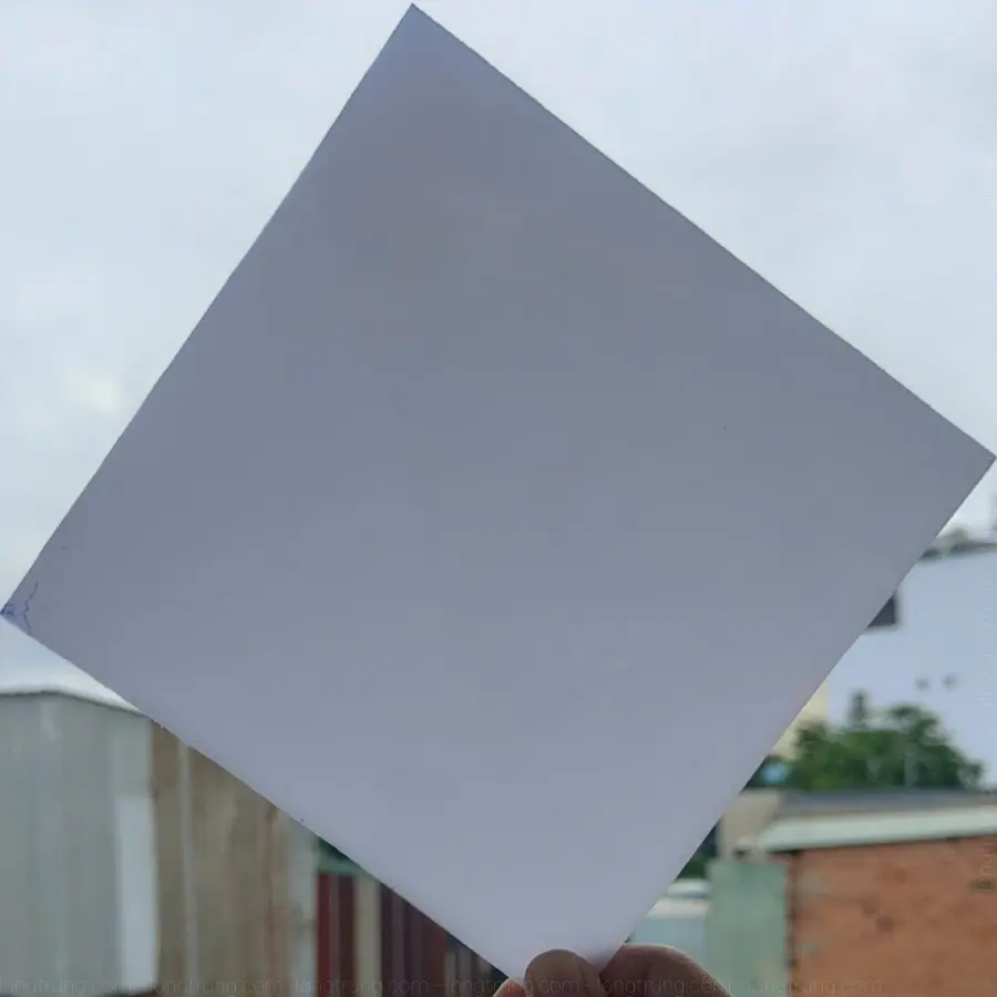 mẫu tấm poly đặc màu trắng sữa